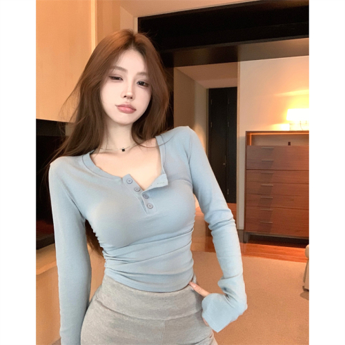 Actual shot ~ Autumn and winter hot girl style discreet half-open U-neck slim slimming pleated short brushed inner layering shirt