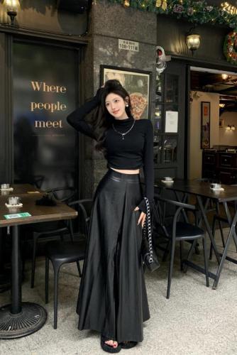 Real shot ~ turtleneck bottoming shirt, T-shirt, long-sleeved top + high-waisted slit A-line long skirt and half-length leather skirt suit