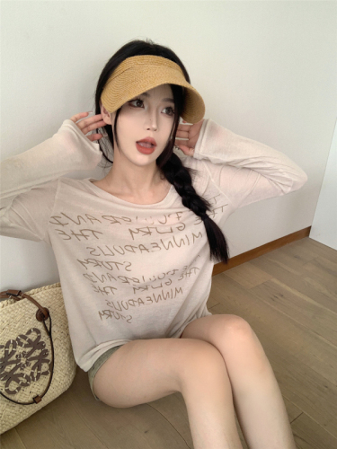Actual shot ~ Micro-sunlight letter printed long-sleeved T-shirt for women winter round neck thin Korean version slimming sun protection shirt