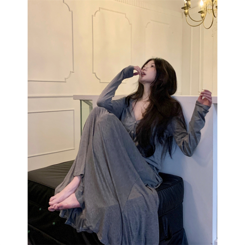 Actual shot ~ V-neck hooded sun protection cardigan, thin sweet and spicy outer blouse + high-waisted irregular drape skirt