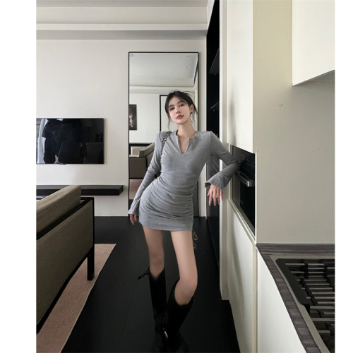 Real shot ~ V-neck knitted dress autumn 2024 new style pure lust style slim inner bottoming skirt with hip wrap