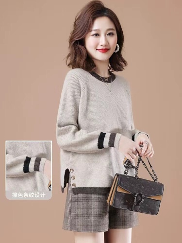 Women's short sleeve knitted base shirt, spring and autumn new style loose sweater, outerwear, low collar top, stylish