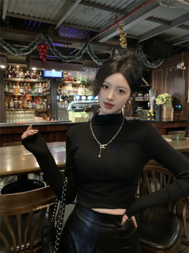 Real shot ~ turtleneck bottoming shirt, T-shirt, long-sleeved top + high-waisted slit A-line long skirt and half-length leather skirt suit