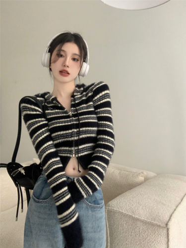 Actual shot~Autumn and winter short lazy style striped hooded sweater sweater cardigan jacket for women