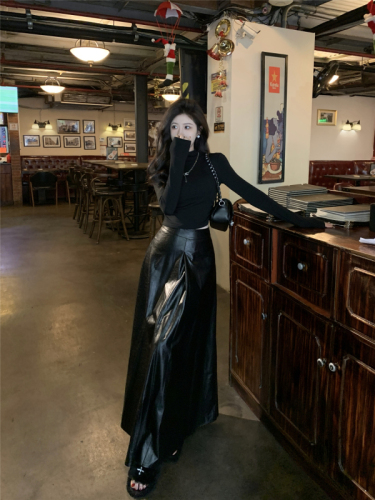 Real shot ~ turtleneck bottoming shirt, T-shirt, long-sleeved top + high-waisted slit A-line long skirt and half-length leather skirt suit