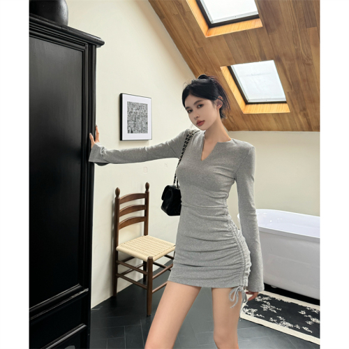 Real shot ~ V-neck knitted dress autumn 2024 new style pure lust style slim inner bottoming skirt with hip wrap