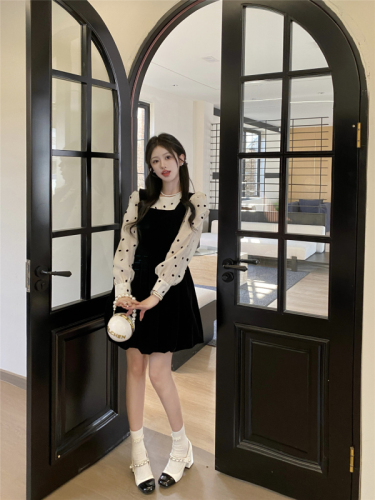 Actual shot ~ French new style V-neck bow velvet dress + sweet puff sleeve shirt for autumn and winter