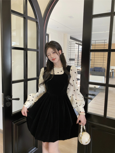 Actual shot ~ French new style V-neck bow velvet dress + sweet puff sleeve shirt for autumn and winter