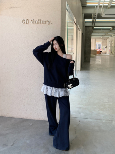 Real-life shots and real price~slanted neck sweatshirt casual pants suit New off-shoulder top loose pants with lace suspender shirt