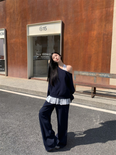 Real-life shots and real price~slanted neck sweatshirt casual pants suit New off-shoulder top loose pants with lace suspender shirt