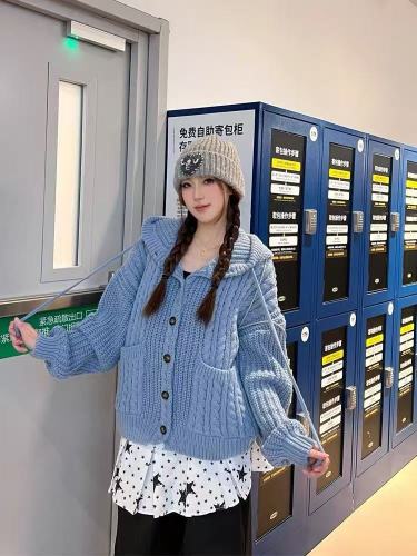 American Retro Relaxed Style Autumn/Winter Hooded Cardigan Sweater Jacket for Women, Design-Focused Loose Knit Top