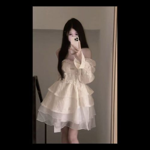 French Sweet First Love Puff Sleeve Dress for Women, Spring and Autumn New Arrival Gentle Wind Escape Princess Pom-pom Skirt