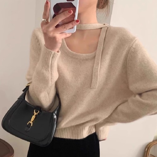 New Year Red Long-Sleeve Hooded Christmas Knitted Sweater with Neck Hang Design, Soft and Plush Wool Sweater, Elegant and Versatile Casual Cardigan