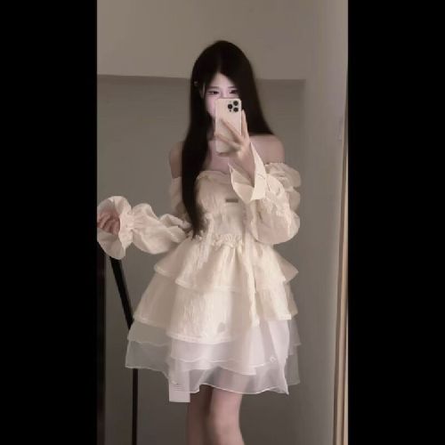 French Sweet First Love Puff Sleeve Dress for Women, Spring and Autumn New Arrival Gentle Wind Escape Princess Pom-pom Skirt