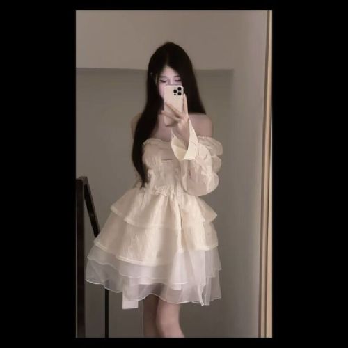French Sweet First Love Puff Sleeve Dress for Women, Spring and Autumn New Arrival Gentle Wind Escape Princess Pom-pom Skirt