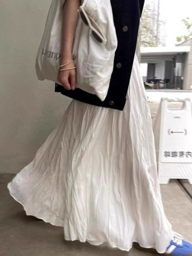 Fresh and fresh outfit autumn and winter Korean version with high waist and slim temperament design, wrinkle drooping, large A-line long skirt for women