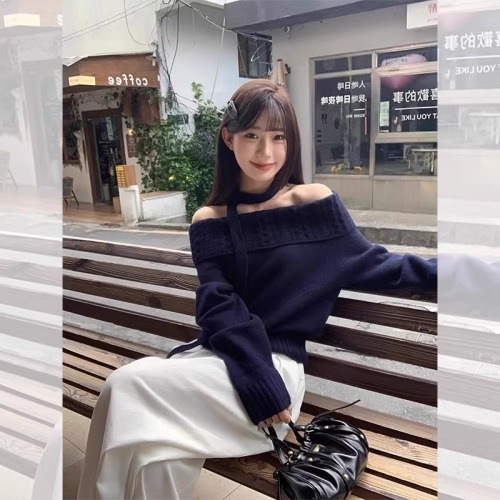 Korean-style relaxed yet sophisticated off-shoulder sweater for women—autumn's latest design, slimming, versatile, and featuring long sleeves.