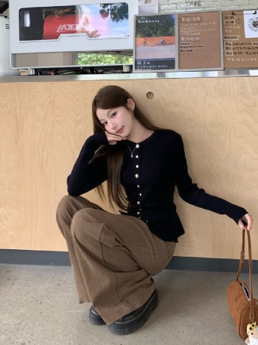 Photographed High-End Personality Long-Sleeve Knit Cardigan Women's 2025 New Arrival Black Top