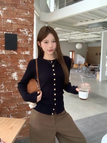 Photographed High-End Personality Long-Sleeve Knit Cardigan Women's 2025 New Arrival Black Top