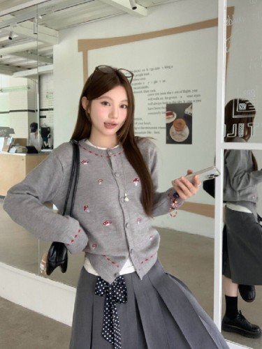 Real shot of mushroom embroidered round neck slim sweater jacket loose knitted cardigan for women