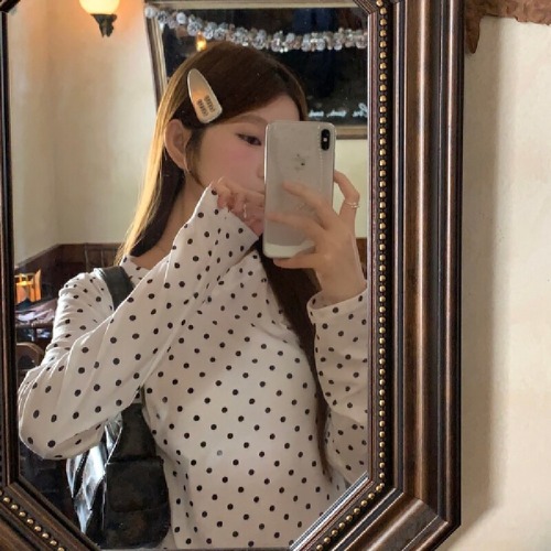 Real shot of sweet polka dot long-sleeved T-shirt for women with ruffled bottom shirt slim underwear