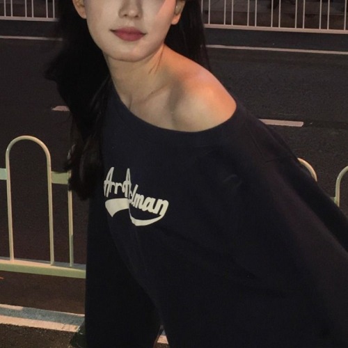 Official image imitating cotton and artificial cotton composite - thin 310g, lined 400g, oblique collar one-shoulder shoulder-revealing printed women's hoodie