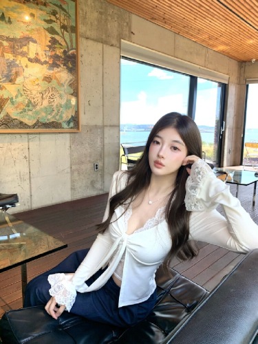 260g Rayon Lace-Panel Long-Sleeve T-Shirt for Women: Early Autumn, Slimming, and Perfect as a Layering Base Top