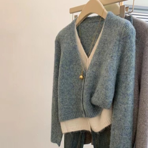 Korean-style petite relaxed high-end knit top for spring and autumn, new two-piece V-neck open sweater