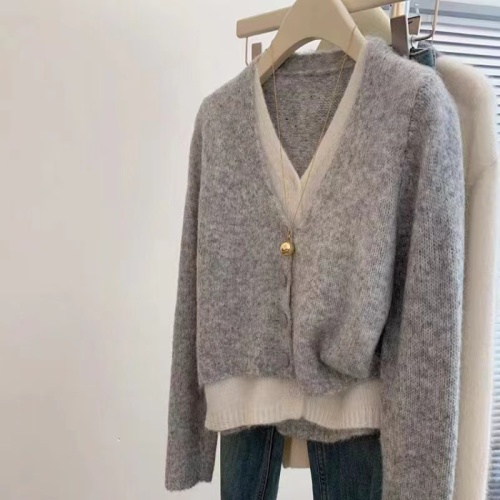 Korean-style petite relaxed high-end knit top for spring and autumn, new two-piece V-neck open sweater