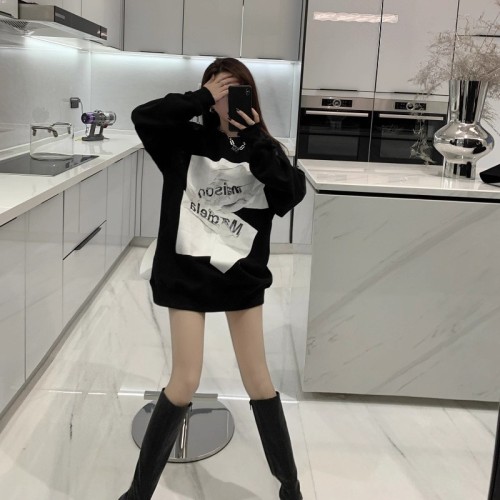 Women's Round Neck Sweatshirt 2025 New Hip-Hiding Medium Length Autumn Black Early Autumn