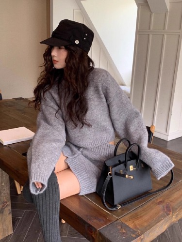 Women's Two-Piece Set: Korean Dongdaemun Autumn/Winter Short-Sleeve Thick Knit Cardigan and Pencil Skirt