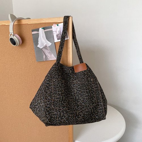 Leopard print tote bag large capacity bag for women's spring and summer portable commuting mommy bag retro versatile shoulder bag