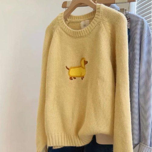 Korean-style cartoon Dachshund-themed 10-needle embroidery casual wear raglan-sleeve knit top—autumn/winter new collection