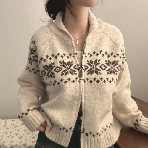 South Korean chic autumn/winter niche retro color-blocking jacquard design loose and versatile long-sleeved knitted sweater woman's coat