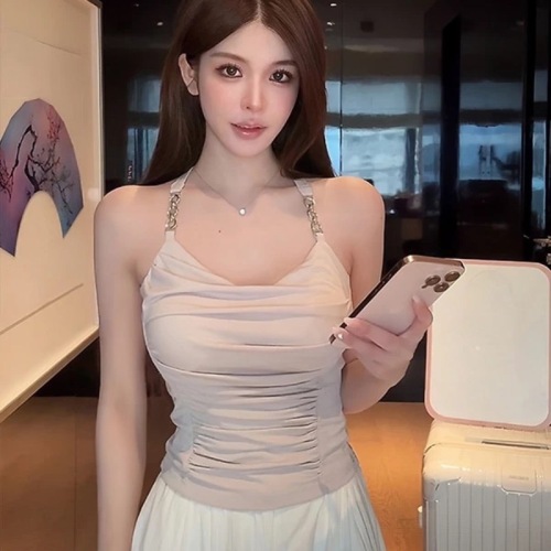 French-style temperament heavy-duty metal chain necklace, pleated beauty back, slimming waistback top with chest pad