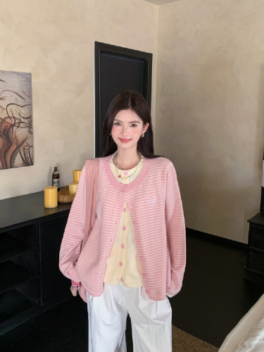 Shot Design Color Block Pseudo Two-Piece Embroidered Women's Slimming Round Neck Knit Top