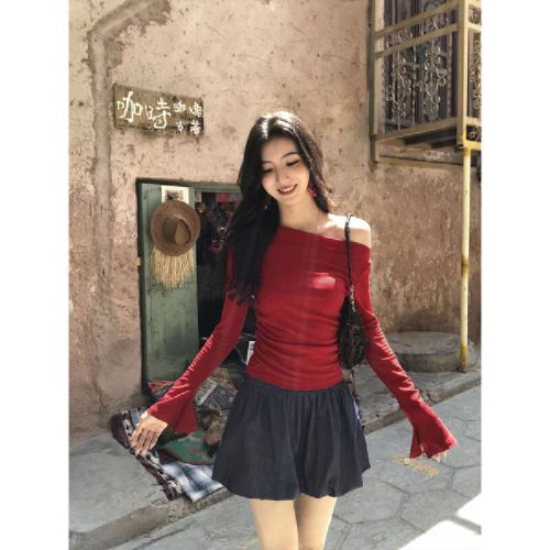 2025 New Chic Korean-style Spring/Fall Off-Shoulder Top for Women – Flared Sleeve, Slim-fit Knitted, Off-the-Shoulder T-shirt