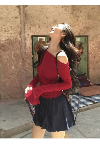 2025 New Chic Korean-style Spring/Fall Off-Shoulder Top for Women – Flared Sleeve, Slim-fit Knitted, Off-the-Shoulder T-shirt