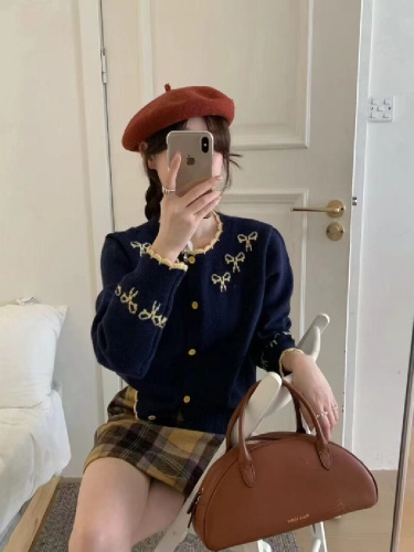 Women's Round Neck Knit Cardigan Top 2025 Korean Version Spring and Autumn New Arrival Butterfly Knot Embroidered Sweater Outerwear Short