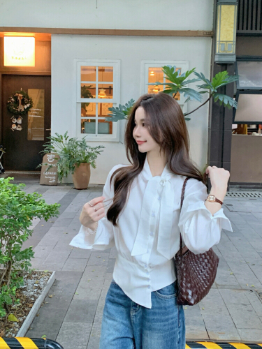Real-shot! French-style high-intellect ribbon-design long-sleeve shirt for women—versatile side-placket, cropped, and available in white