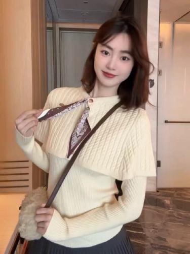 Korean Dongdaemun French Crochet Scarf Collar Tie Cape Shawl Women's V-Neck Sweater Set of Two