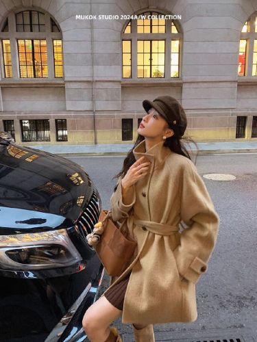 Elegant French-style, trendy wool coat with a stand-up collar—perfect for petite figures, offering a laid-back cape-like silhouette and a cinched waist. Wool overcoat for winter 2025.