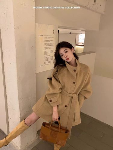 Elegant French-style, trendy wool coat with a stand-up collar—perfect for petite figures, offering a laid-back cape-like silhouette and a cinched waist. Wool overcoat for winter 2025.