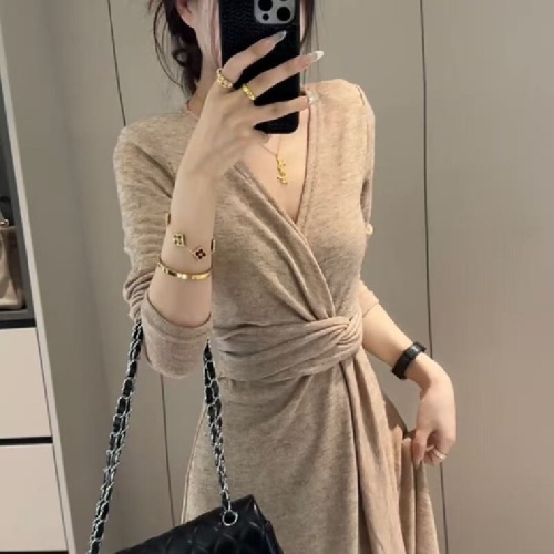 Chic Belted Khaki V-Neck Knot Dress for Women - Autumn 2025 New Arrival Pure Desire Style, Fitted Waist, Slimming Long Skirt
