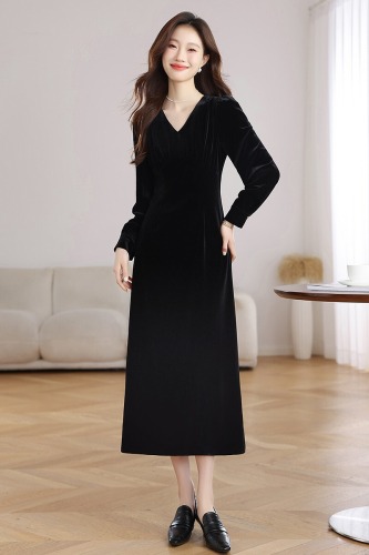 High-end Velvet Dress for Women - New French Style, V-Neck, Slimming, Long Middle-Length