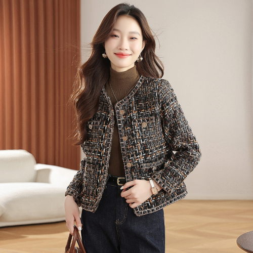 Real-shot Chanel-style coat for women, 2025 autumn/winter new collection—short tweed top perfect for petite figures with a chic, French-inspired, ladylike vibe