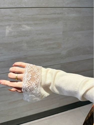 French-style Minimalist Fashionable Chic Pullover with Wave-Edge Bow-Knot Lace-Trimmed Long Sleeves for Women—Autumn Casual Knitwear