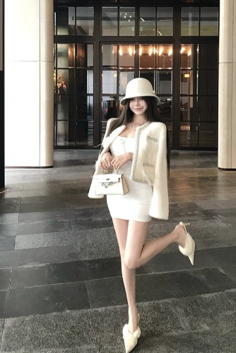 Photographed~Little Chanel-style high-end woolen coat for women, new autumn and winter heavy industry splicing feather short coat