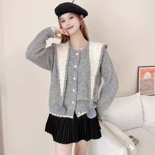 Heart-shaped Button + Plush Knit Cardigan Sweatshirt Outerwear for Autumn/Winter with a Refined French Style Splicing Top