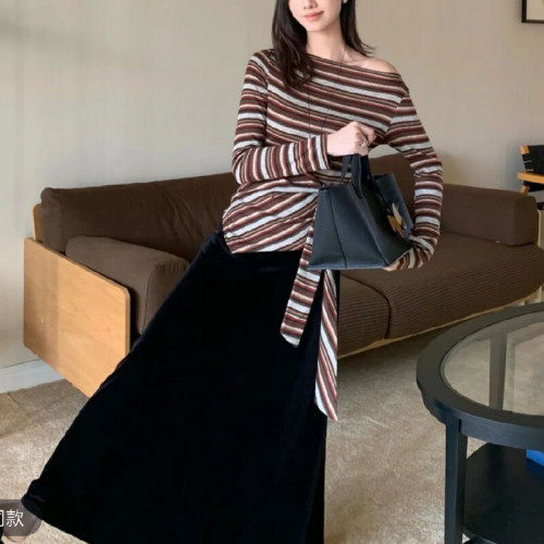 Large size plus-size autumn new Korean style off-shoulder strap T-shirt with irregular stripes, slimming waist-length top